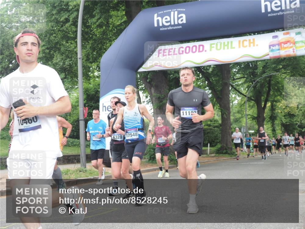 29.06.2025 - hella hamburg halbmarathon KatJ http://msf.ph/oto/8528245 29.06.2025 11:04:27 Zwischen KM18-KM19 1015, 1117, 2096, 2405, 3134, 4637, 6328 meine-sportfotos.de