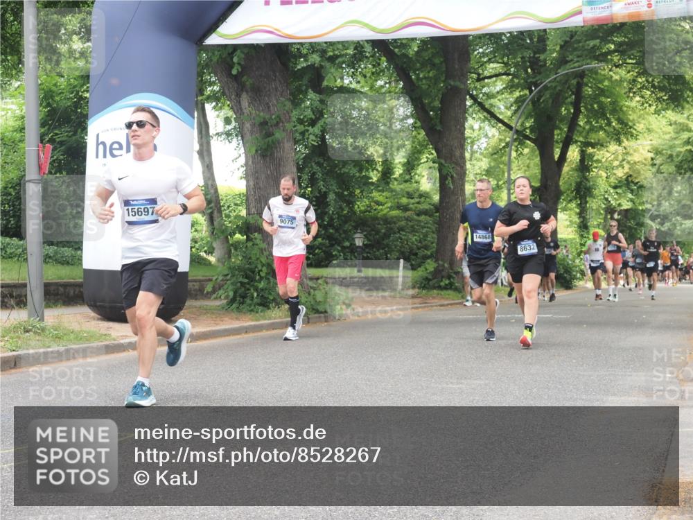 29.06.2025 - hella hamburg halbmarathon KatJ http://msf.ph/oto/8528267 29.06.2025 10:55:31 Zwischen KM18-KM19 4492, 8147, 8632 meine-sportfotos.de