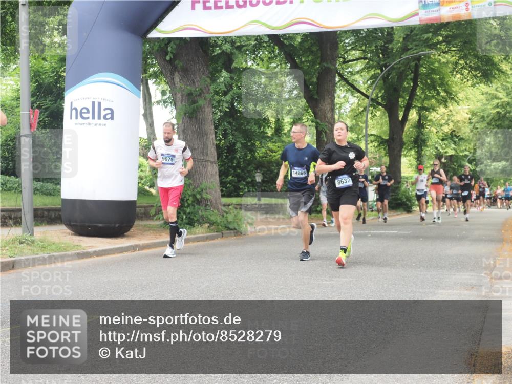 29.06.2025 - hella hamburg halbmarathon KatJ http://msf.ph/oto/8528279 29.06.2025 10:55:32 Zwischen KM18-KM19 4492, 8632 meine-sportfotos.de