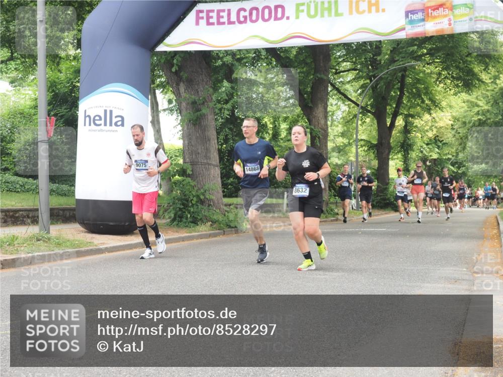 29.06.2025 - hella hamburg halbmarathon KatJ http://msf.ph/oto/8528297 29.06.2025 10:55:32 Zwischen KM18-KM19 4492, 8632 meine-sportfotos.de