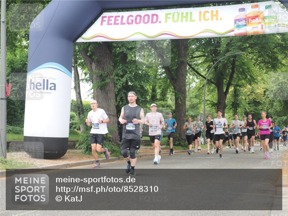 29.06.2025 - hella hamburg halbmarathon KatJ http://msf.ph/oto/8528310 29.06.2025 11:04:32 Zwischen KM18-KM19 2405, 4637, 5995, 6328 meine-sportfotos.de