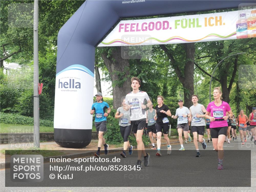 29.06.2025 - hella hamburg halbmarathon KatJ http://msf.ph/oto/8528345 29.06.2025 11:04:35 Zwischen KM18-KM19 2834, 5995 meine-sportfotos.de