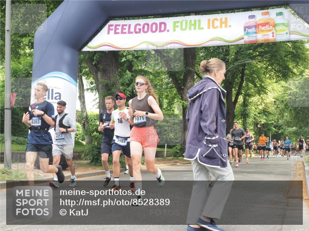 29.06.2025 - hella hamburg halbmarathon KatJ http://msf.ph/oto/8528389 29.06.2025 10:55:38 Zwischen KM18-KM19 1071, 3154, 6217, 8263, 8632 meine-sportfotos.de