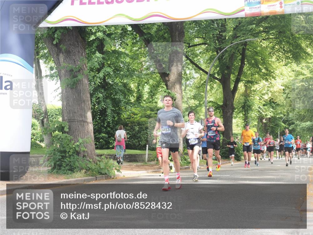 29.06.2025 - hella hamburg halbmarathon KatJ http://msf.ph/oto/8528432 29.06.2025 10:55:41 Zwischen KM18-KM19 1071, 1610, 2281, 3154, 4453, 6026, 6217, 8263 meine-sportfotos.de