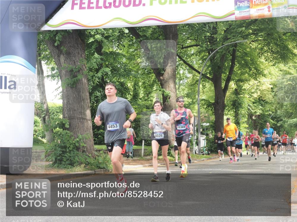 29.06.2025 - hella hamburg halbmarathon KatJ http://msf.ph/oto/8528452 29.06.2025 10:55:42 Zwischen KM18-KM19 1071, 1610, 2281, 3154, 4453, 6026, 6217, 8263 meine-sportfotos.de