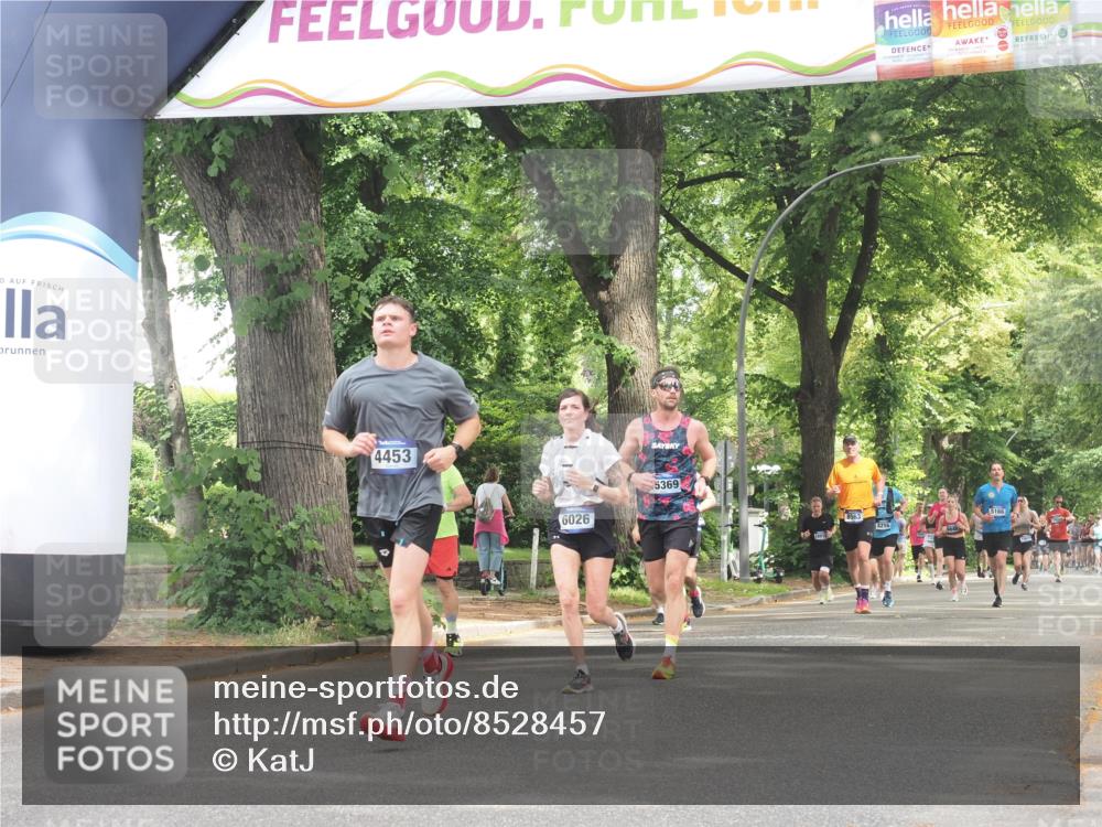 29.06.2025 - hella hamburg halbmarathon KatJ http://msf.ph/oto/8528457 29.06.2025 10:55:42 Zwischen KM18-KM19 1071, 1610, 2281, 3154, 4453, 6026, 6217, 8263 meine-sportfotos.de