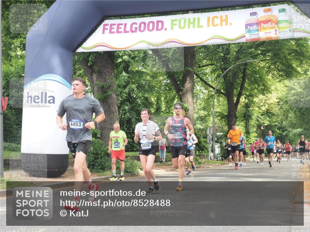 29.06.2025 - hella hamburg halbmarathon KatJ http://msf.ph/oto/8528488 29.06.2025 10:55:43 Zwischen KM18-KM19 1071, 1610, 2281, 3154, 4453, 6026, 6217, 8263 meine-sportfotos.de