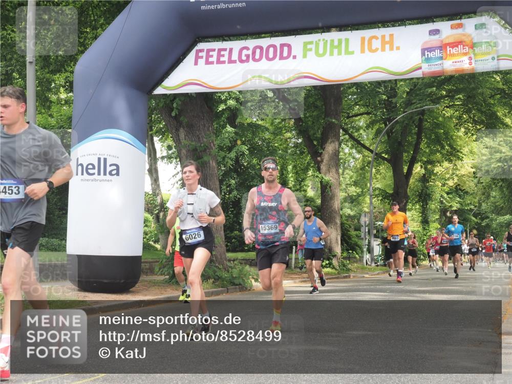 29.06.2025 - hella hamburg halbmarathon KatJ http://msf.ph/oto/8528499 29.06.2025 10:55:43 Zwischen KM18-KM19 1071, 1610, 2281, 3154, 4453, 6026, 6217, 8263 meine-sportfotos.de