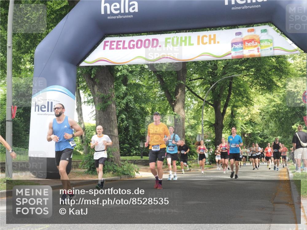 29.06.2025 - hella hamburg halbmarathon KatJ http://msf.ph/oto/8528535 29.06.2025 10:55:47 Zwischen KM18-KM19 1610, 2281, 4453, 6026, 8256, 8563 meine-sportfotos.de