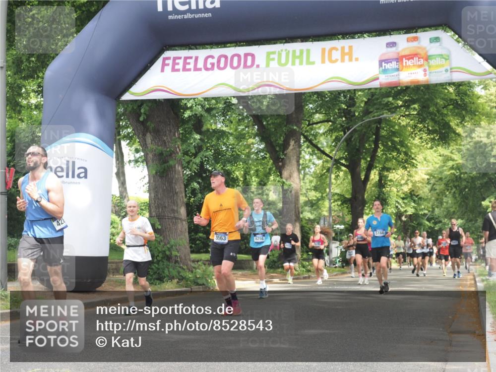 29.06.2025 - hella hamburg halbmarathon KatJ http://msf.ph/oto/8528543 29.06.2025 10:55:47 Zwischen KM18-KM19 1610, 2281, 4453, 6026, 8256, 8563 meine-sportfotos.de