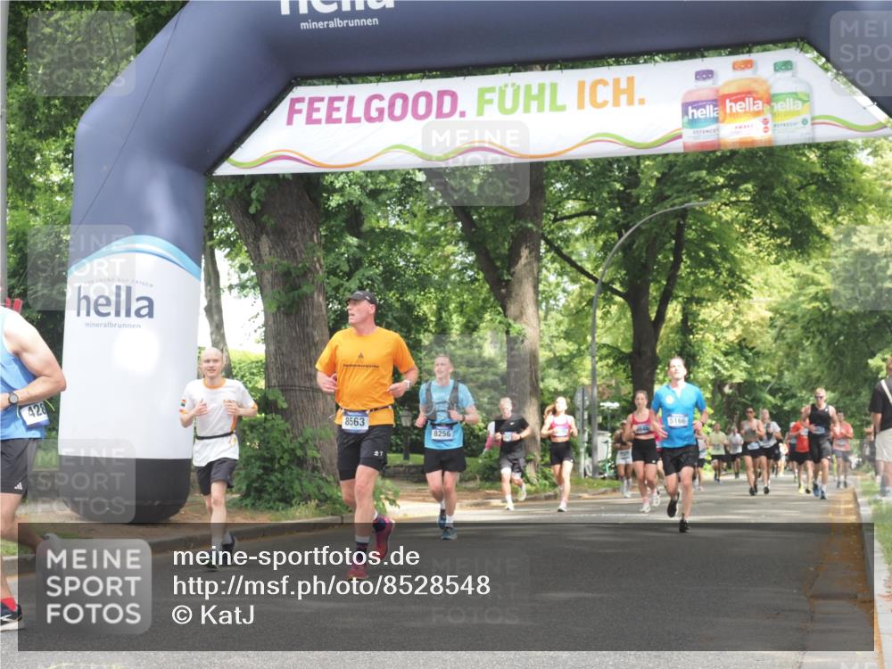 29.06.2025 - hella hamburg halbmarathon KatJ http://msf.ph/oto/8528548 29.06.2025 10:55:47 Zwischen KM18-KM19 1610, 2281, 4453, 6026, 8256, 8563 meine-sportfotos.de
