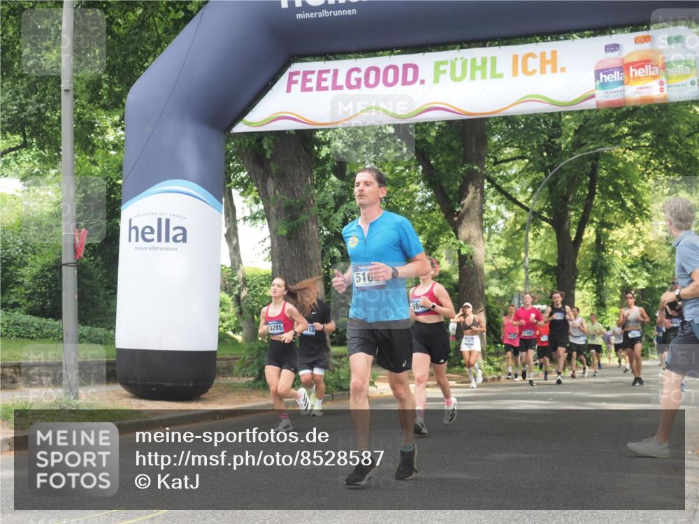 29.06.2025 - hella hamburg halbmarathon KatJ http://msf.ph/oto/8528587 29.06.2025 10:55:50 Zwischen KM18-KM19 5166, 8256, 8563 meine-sportfotos.de