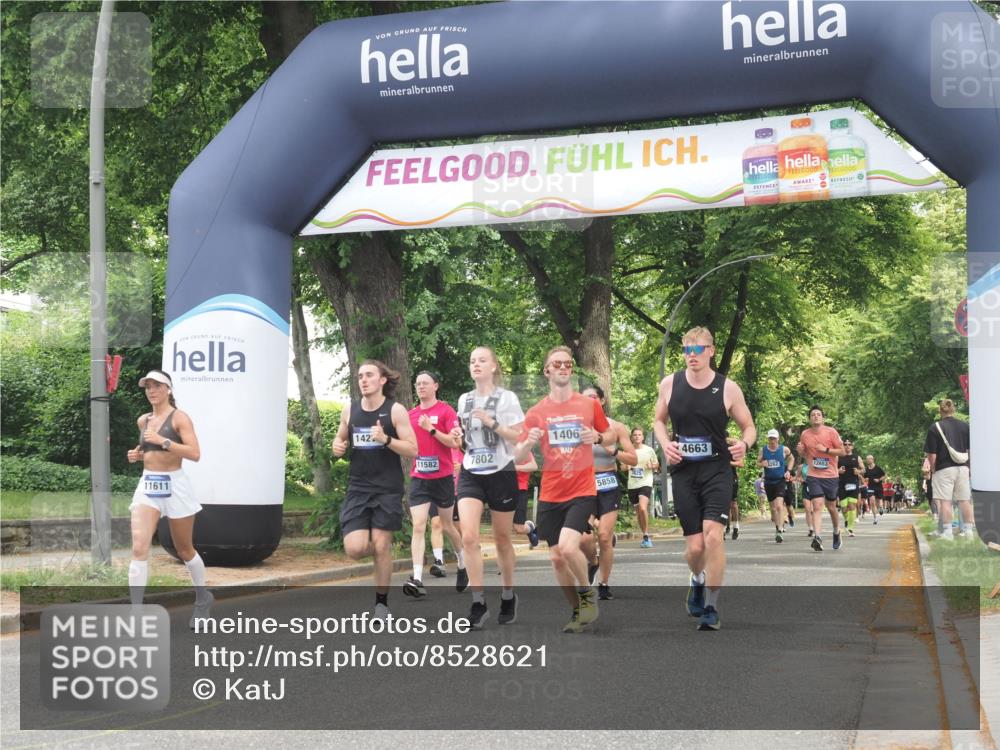 29.06.2025 - hella hamburg halbmarathon KatJ http://msf.ph/oto/8528621 29.06.2025 10:55:55 Zwischen KM18-KM19 1406, 4663, 5166, 6083, 7802, 8256 meine-sportfotos.de
