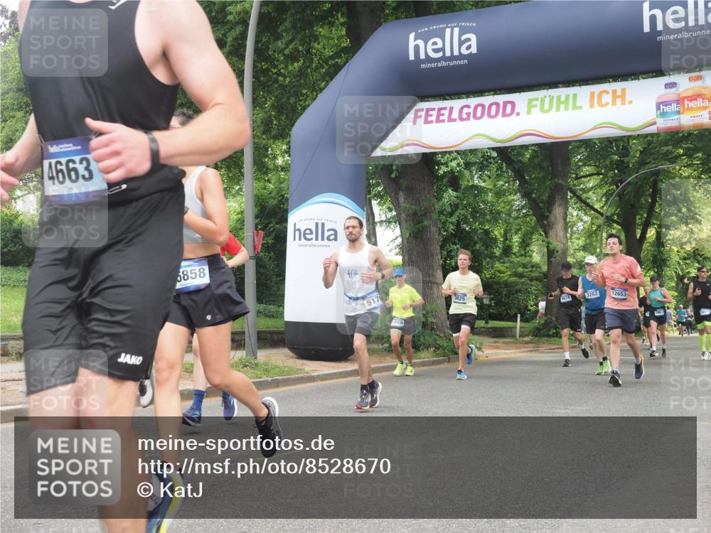 29.06.2025 - hella hamburg halbmarathon KatJ http://msf.ph/oto/8528670 29.06.2025 10:55:58 Zwischen KM18-KM19 1406, 3025, 3262, 4663, 5176, 6028, 6083, 7802 meine-sportfotos.de