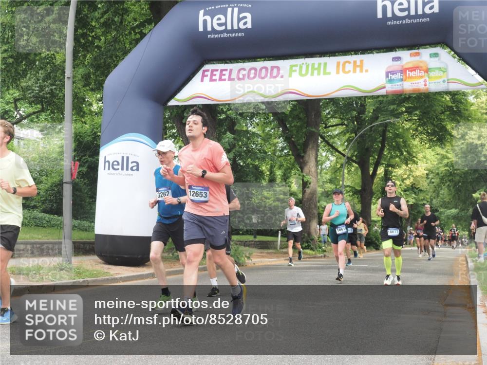29.06.2025 - hella hamburg halbmarathon KatJ http://msf.ph/oto/8528705 29.06.2025 10:56:00 Zwischen KM18-KM19 1406, 3025, 3262, 4663, 5176, 6028, 6083, 7802 meine-sportfotos.de