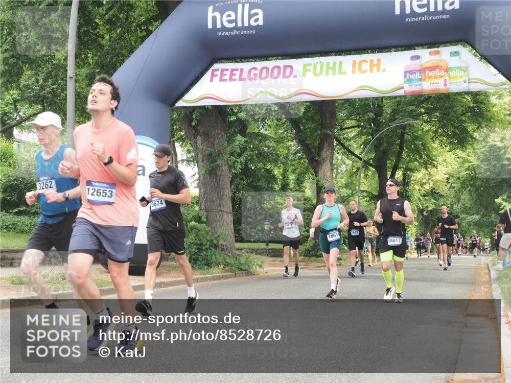 29.06.2025 - hella hamburg halbmarathon KatJ http://msf.ph/oto/8528726 29.06.2025 10:56:01 Zwischen KM18-KM19 1406, 3025, 3262, 4663, 5176, 6028, 6083, 7802 meine-sportfotos.de