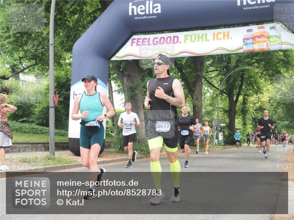 29.06.2025 - hella hamburg halbmarathon KatJ http://msf.ph/oto/8528783 29.06.2025 10:56:03 Zwischen KM18-KM19 2942, 3025, 3262, 5176, 6028, 6083 meine-sportfotos.de