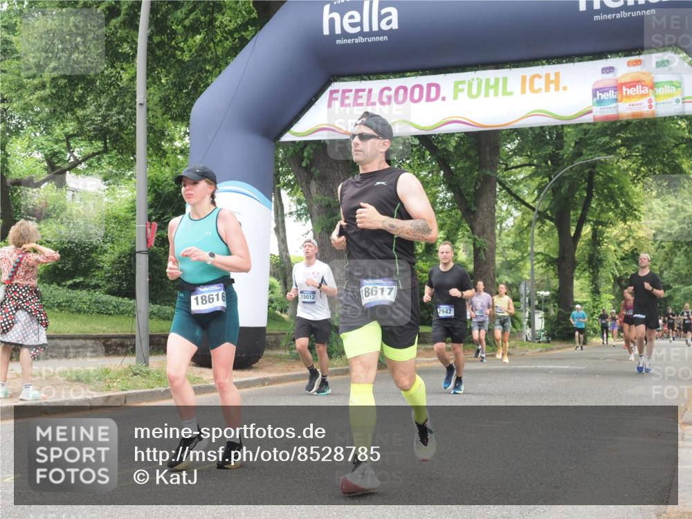 29.06.2025 - hella hamburg halbmarathon KatJ http://msf.ph/oto/8528785 29.06.2025 10:56:03 Zwischen KM18-KM19 2942, 3025, 3262, 5176, 6028, 6083 meine-sportfotos.de