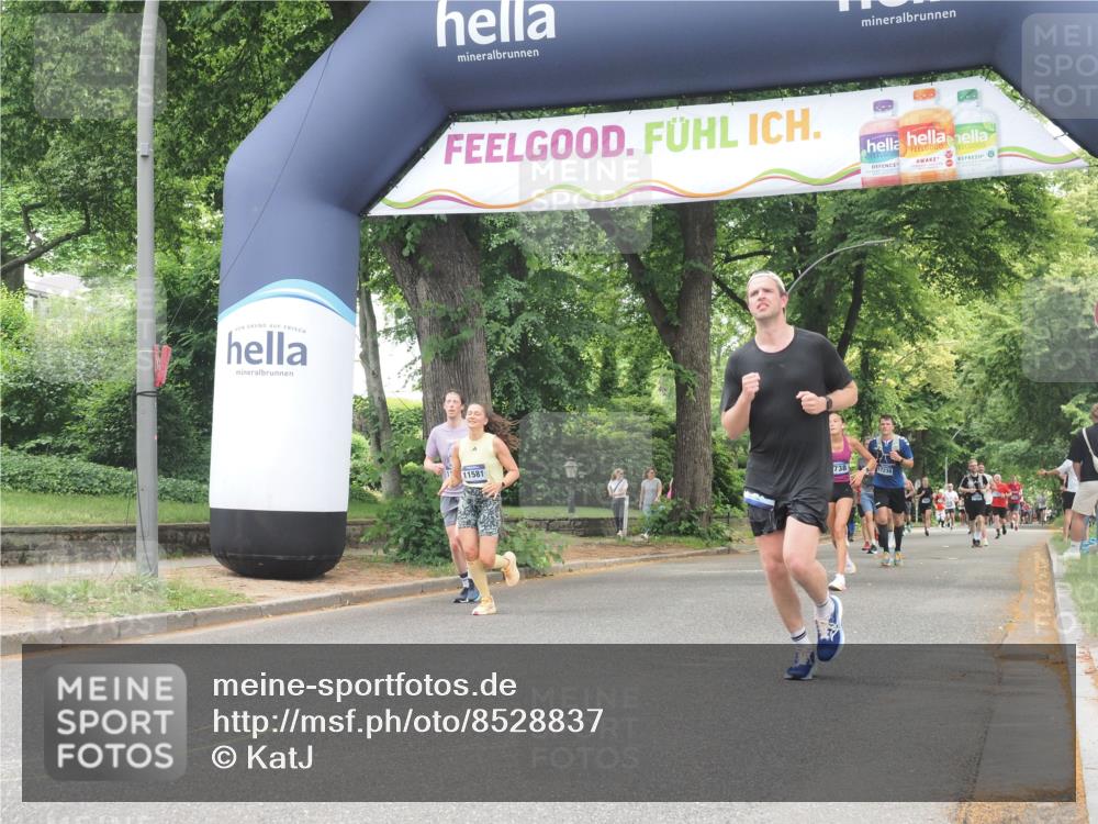 29.06.2025 - hella hamburg halbmarathon KatJ http://msf.ph/oto/8528837 29.06.2025 10:56:07 Zwischen KM18-KM19 2942, 4649 meine-sportfotos.de