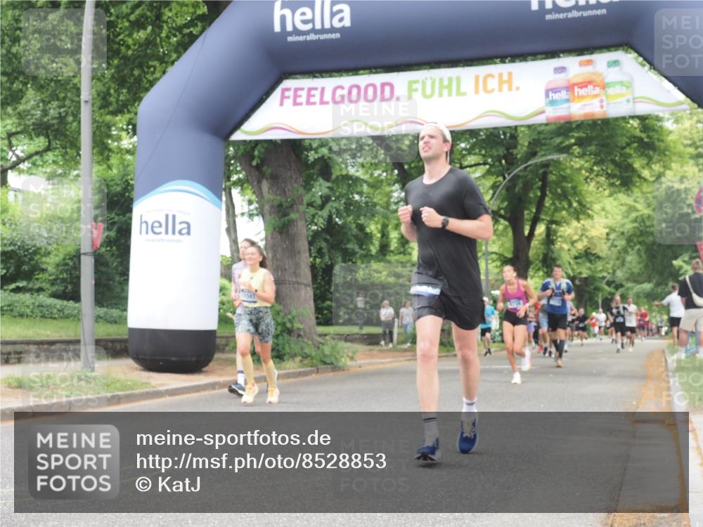 29.06.2025 - hella hamburg halbmarathon KatJ http://msf.ph/oto/8528853 29.06.2025 10:56:07 Zwischen KM18-KM19 2942, 4649 meine-sportfotos.de