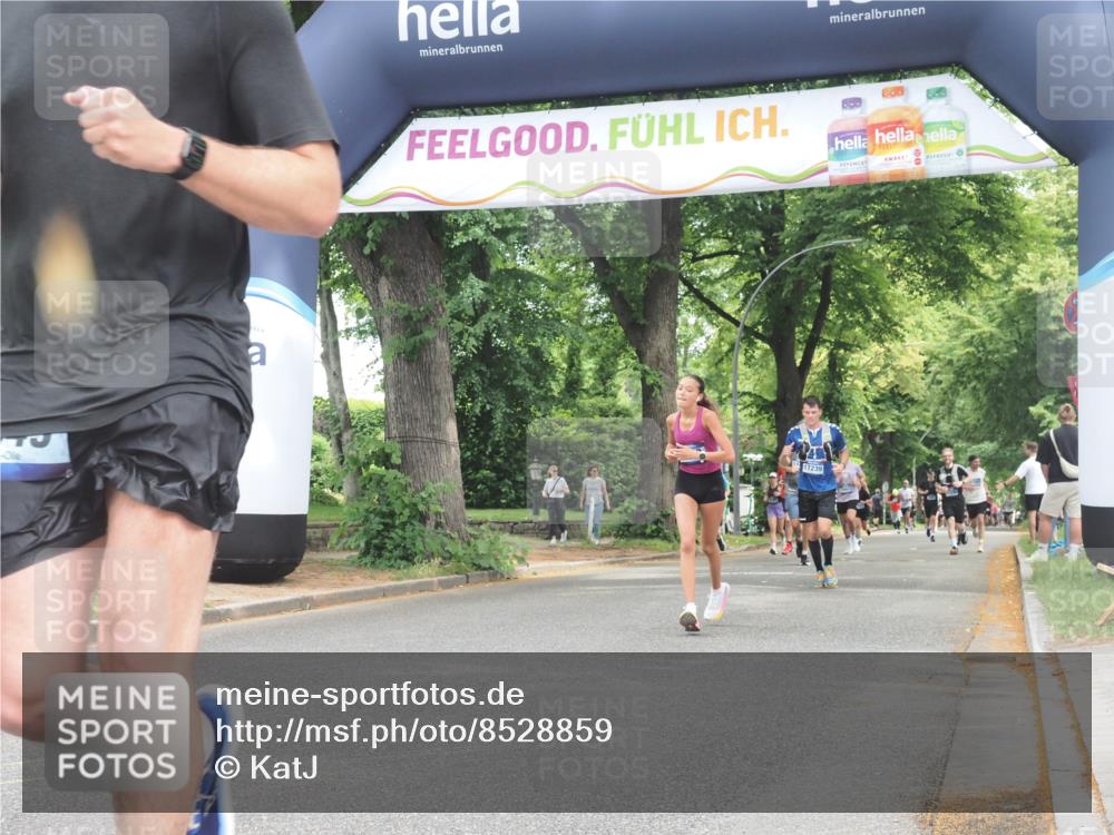 29.06.2025 - hella hamburg halbmarathon KatJ http://msf.ph/oto/8528859 29.06.2025 10:56:08 Zwischen KM18-KM19 2942, 4649 meine-sportfotos.de