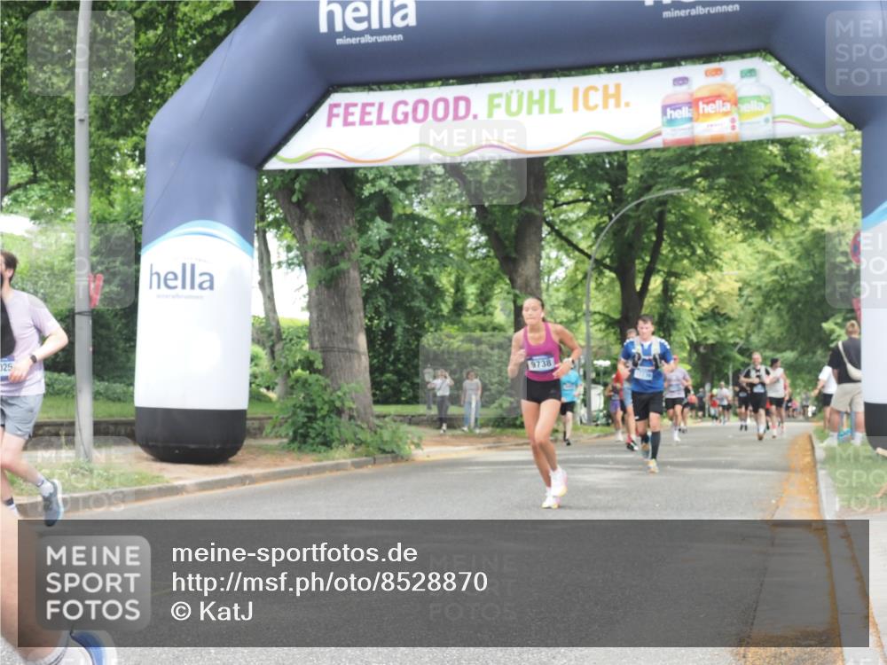 29.06.2025 - hella hamburg halbmarathon KatJ http://msf.ph/oto/8528870 29.06.2025 10:56:09 Zwischen KM18-KM19 2942, 4649 meine-sportfotos.de