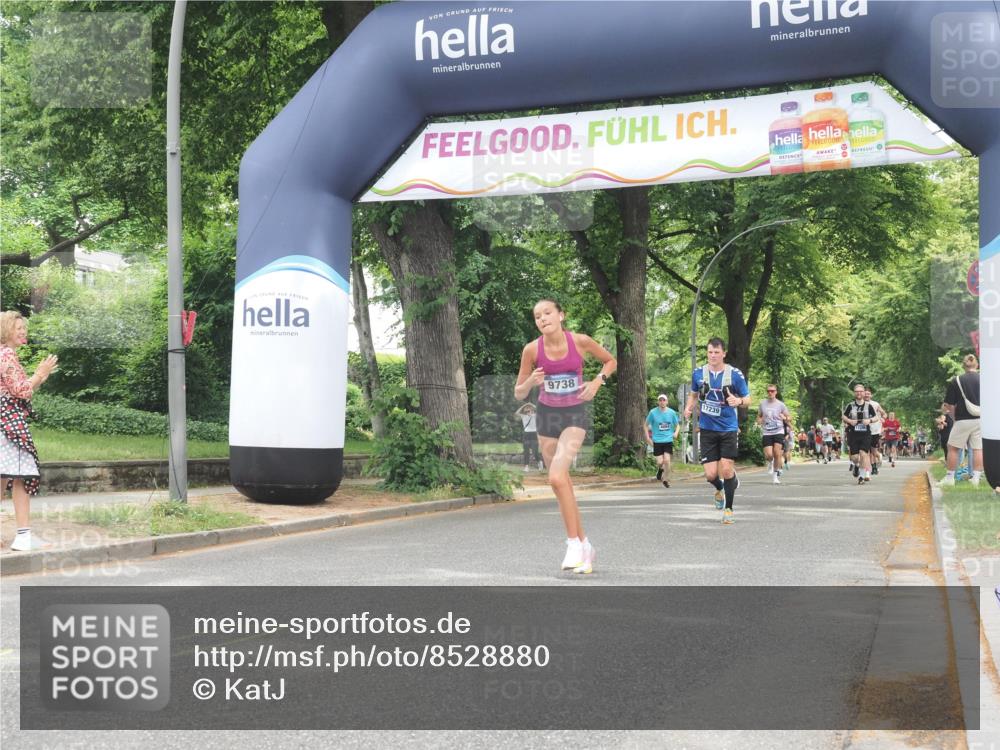 29.06.2025 - hella hamburg halbmarathon KatJ http://msf.ph/oto/8528880 29.06.2025 10:56:09 Zwischen KM18-KM19 2942, 4649 meine-sportfotos.de
