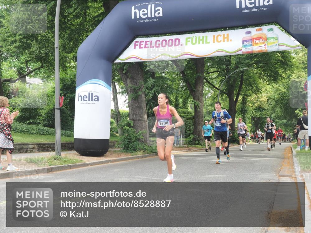 29.06.2025 - hella hamburg halbmarathon KatJ http://msf.ph/oto/8528887 29.06.2025 10:56:10 Zwischen KM18-KM19 2942, 4649 meine-sportfotos.de