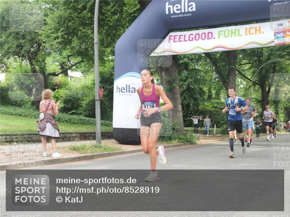 29.06.2025 - hella hamburg halbmarathon KatJ http://msf.ph/oto/8528919 29.06.2025 10:56:10 Zwischen KM18-KM19 2942, 4649 meine-sportfotos.de