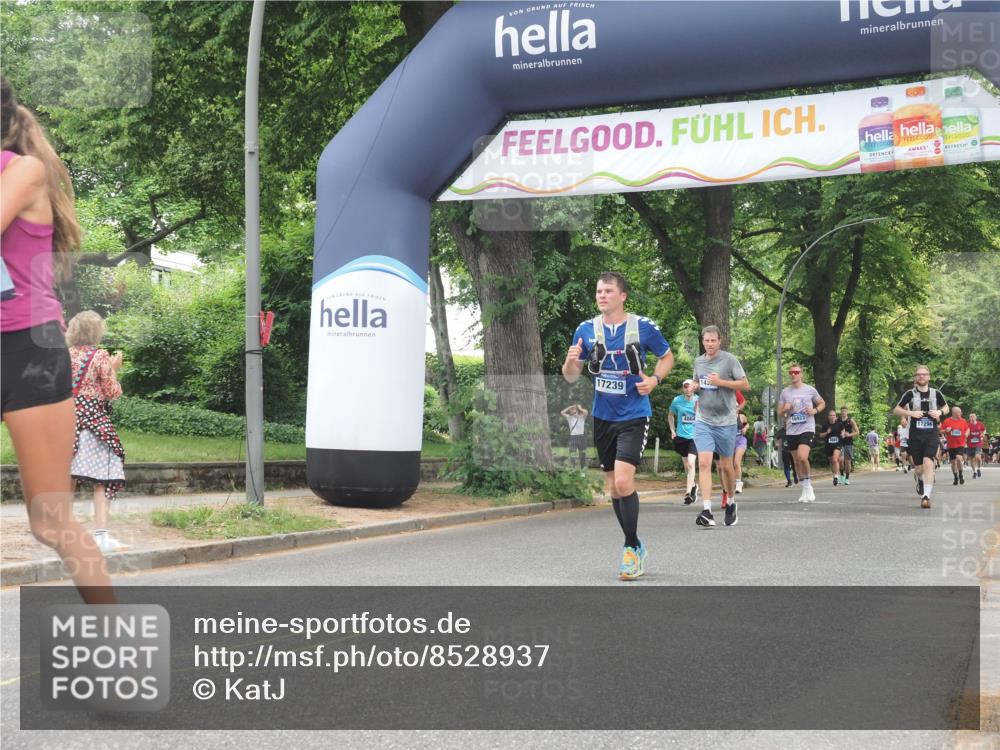 29.06.2025 - hella hamburg halbmarathon KatJ http://msf.ph/oto/8528937 29.06.2025 10:56:11 Zwischen KM18-KM19 4649 meine-sportfotos.de