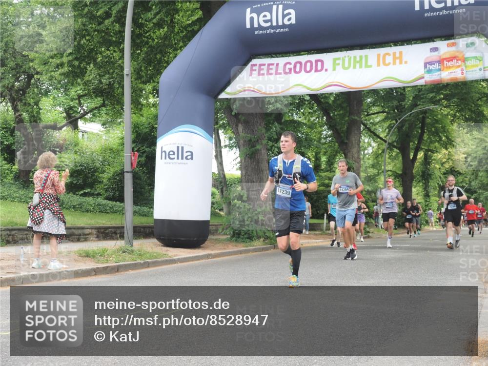 29.06.2025 - hella hamburg halbmarathon KatJ http://msf.ph/oto/8528947 29.06.2025 10:56:12 Zwischen KM18-KM19 4649 meine-sportfotos.de