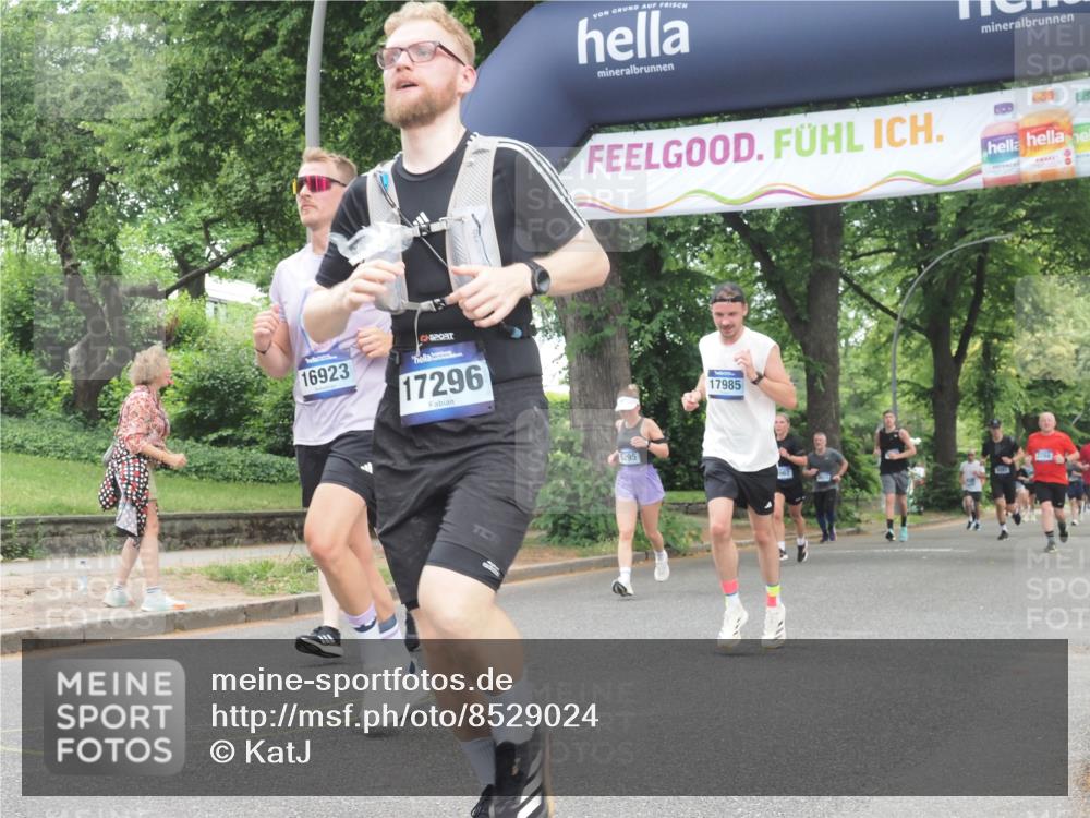 29.06.2025 - hella hamburg halbmarathon KatJ http://msf.ph/oto/8529024 29.06.2025 10:56:16 Zwischen KM18-KM19 4864, 4962, 6295, 8727 meine-sportfotos.de