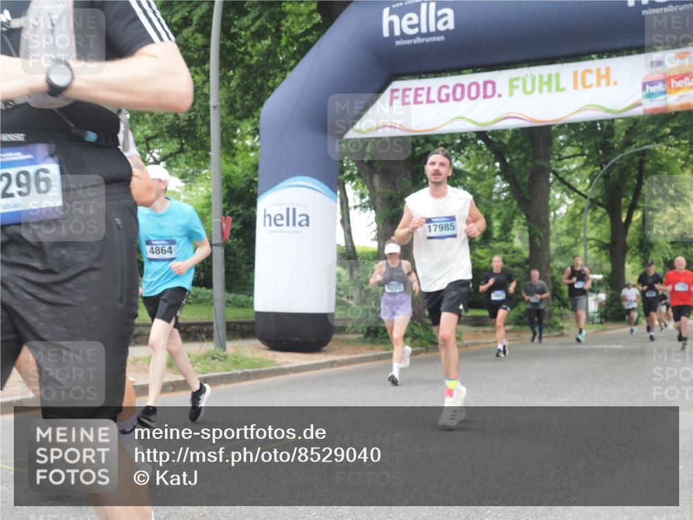 29.06.2025 - hella hamburg halbmarathon KatJ http://msf.ph/oto/8529040 29.06.2025 10:56:16 Zwischen KM18-KM19 4864, 4962, 6295, 8727 meine-sportfotos.de