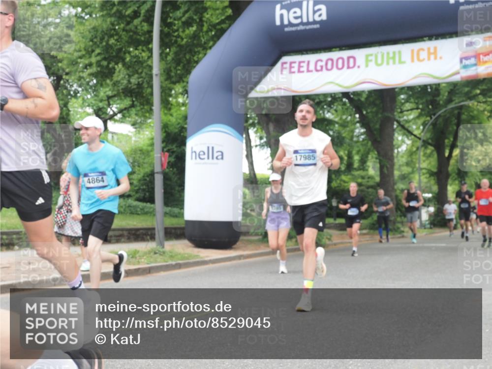 29.06.2025 - hella hamburg halbmarathon KatJ http://msf.ph/oto/8529045 29.06.2025 10:56:16 Zwischen KM18-KM19 4864, 4962, 6295, 8727 meine-sportfotos.de