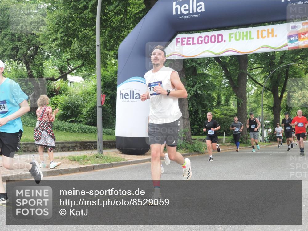 29.06.2025 - hella hamburg halbmarathon KatJ http://msf.ph/oto/8529059 29.06.2025 10:56:17 Zwischen KM18-KM19 4864, 4962, 6295, 8727 meine-sportfotos.de