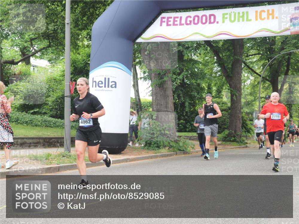 29.06.2025 - hella hamburg halbmarathon KatJ http://msf.ph/oto/8529085 29.06.2025 10:56:19 Zwischen KM18-KM19 2288, 4864, 4962, 6295, 8727 meine-sportfotos.de