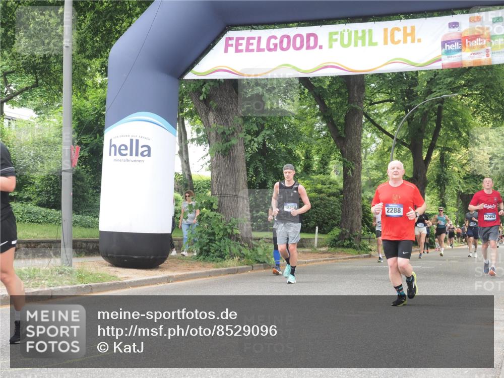 29.06.2025 - hella hamburg halbmarathon KatJ http://msf.ph/oto/8529096 29.06.2025 10:56:19 Zwischen KM18-KM19 2288, 4864, 4962, 6295, 8727 meine-sportfotos.de