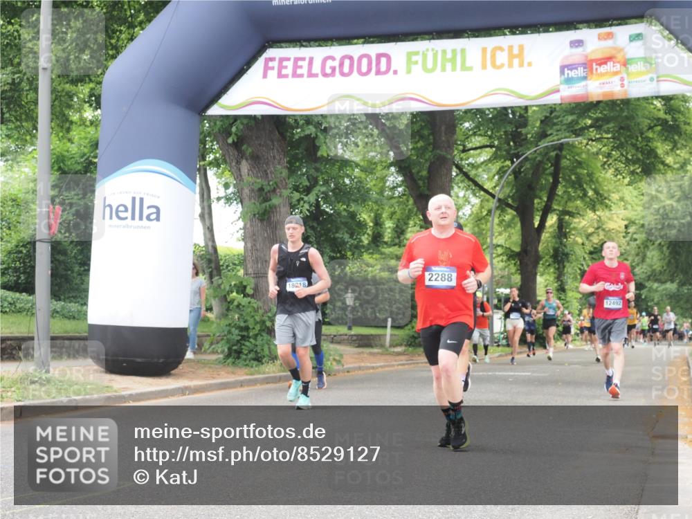29.06.2025 - hella hamburg halbmarathon KatJ http://msf.ph/oto/8529127 29.06.2025 10:56:20 Zwischen KM18-KM19 2288, 3091, 4864, 4962, 6295, 8727 meine-sportfotos.de
