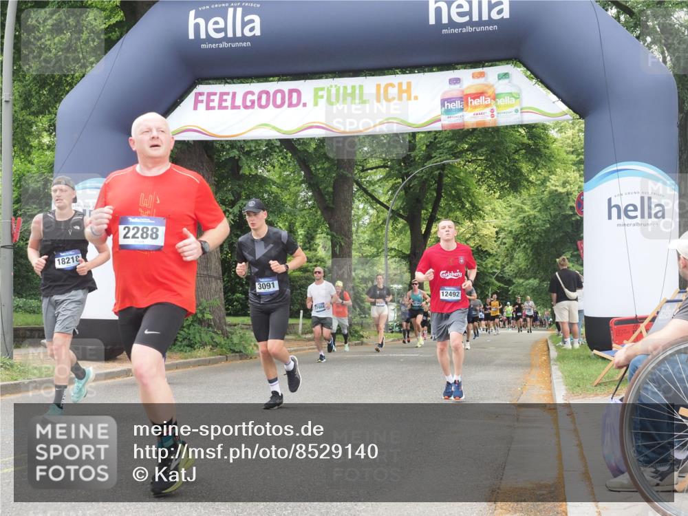 29.06.2025 - hella hamburg halbmarathon KatJ http://msf.ph/oto/8529140 29.06.2025 10:56:22 Zwischen KM18-KM19 2288, 3091, 4962, 6295, 8614 meine-sportfotos.de