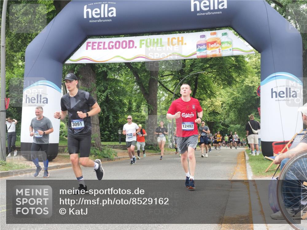 29.06.2025 - hella hamburg halbmarathon KatJ http://msf.ph/oto/8529162 29.06.2025 10:56:22 Zwischen KM18-KM19 2288, 3091, 4962, 6295, 8614 meine-sportfotos.de
