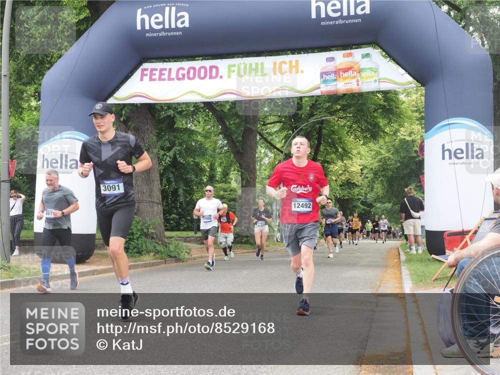 29.06.2025 - hella hamburg halbmarathon KatJ http://msf.ph/oto/8529168 29.06.2025 10:56:22 Zwischen KM18-KM19 2288, 3091, 4962, 6295, 8614 meine-sportfotos.de