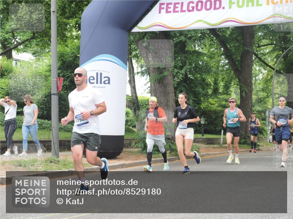 29.06.2025 - hella hamburg halbmarathon KatJ http://msf.ph/oto/8529180 29.06.2025 10:56:25 Zwischen KM18-KM19 2288, 3091, 4204, 8614 meine-sportfotos.de