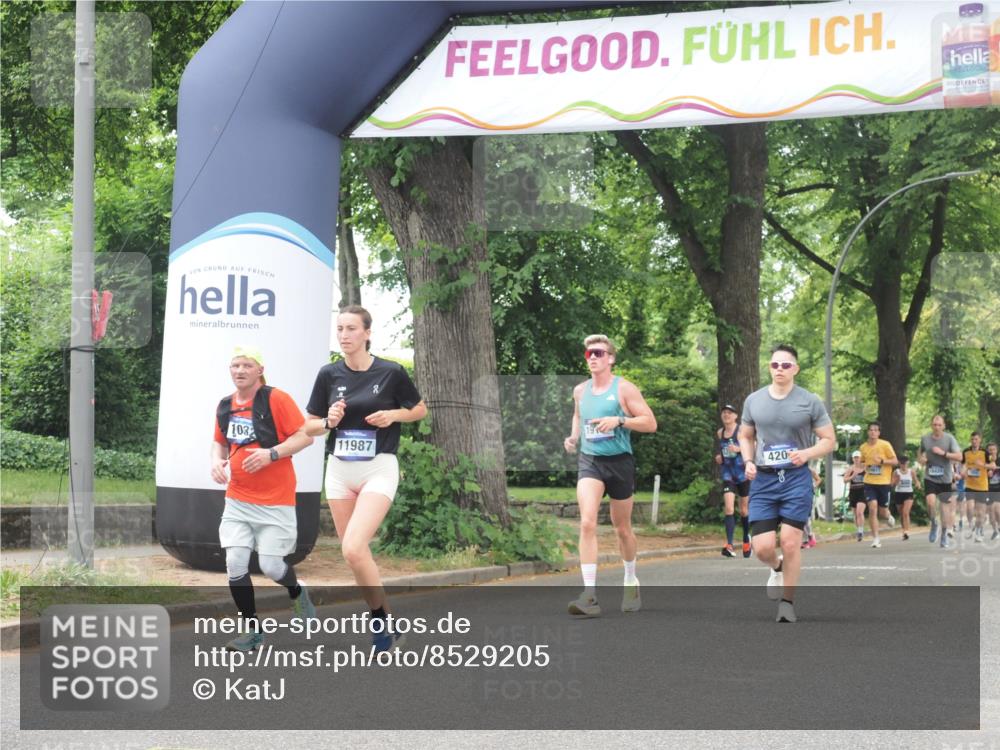 29.06.2025 - hella hamburg halbmarathon KatJ http://msf.ph/oto/8529205 29.06.2025 10:56:26 Zwischen KM18-KM19 1032, 2288, 3091, 4204, 8614 meine-sportfotos.de