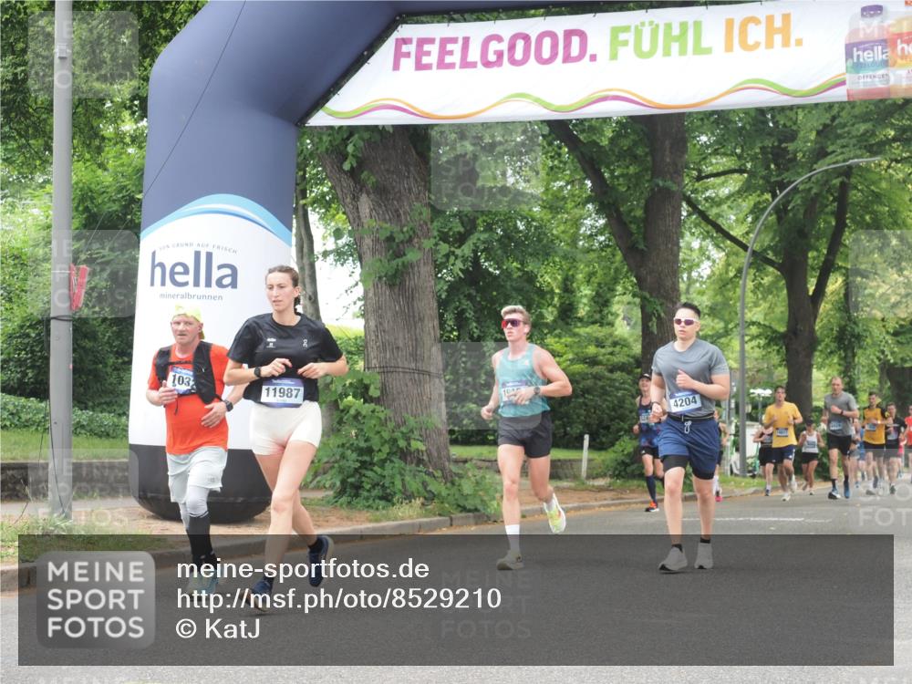 29.06.2025 - hella hamburg halbmarathon KatJ http://msf.ph/oto/8529210 29.06.2025 10:56:26 Zwischen KM18-KM19 1032, 2288, 3091, 4204, 8614 meine-sportfotos.de