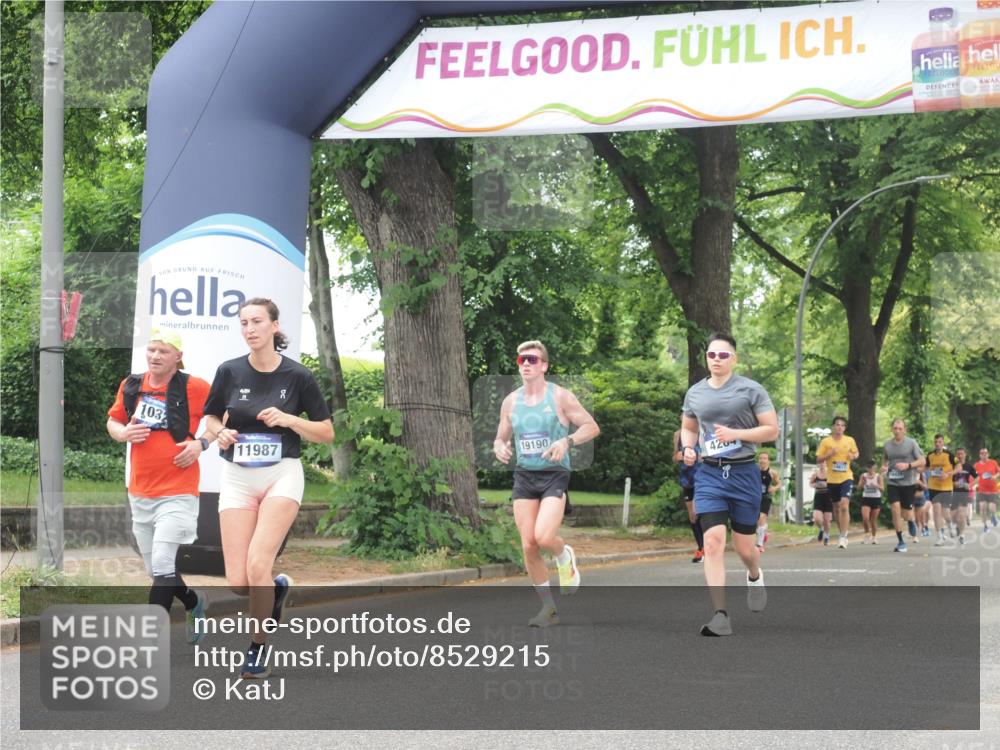 29.06.2025 - hella hamburg halbmarathon KatJ http://msf.ph/oto/8529215 29.06.2025 10:56:26 Zwischen KM18-KM19 1032, 2288, 3091, 4204, 8614 meine-sportfotos.de
