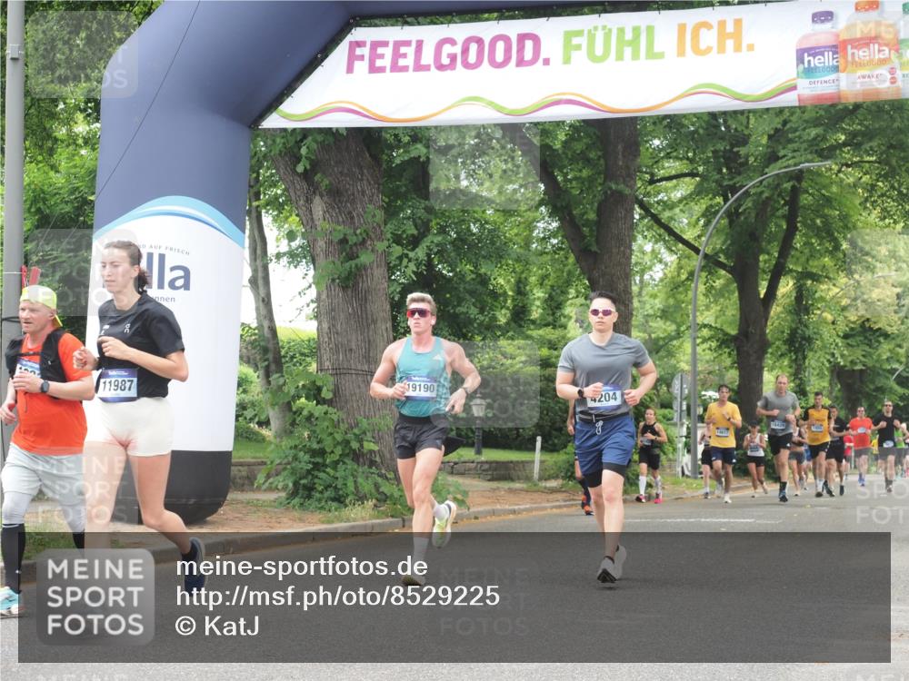 29.06.2025 - hella hamburg halbmarathon KatJ http://msf.ph/oto/8529225 29.06.2025 10:56:26 Zwischen KM18-KM19 1032, 2288, 3091, 4204, 8614 meine-sportfotos.de