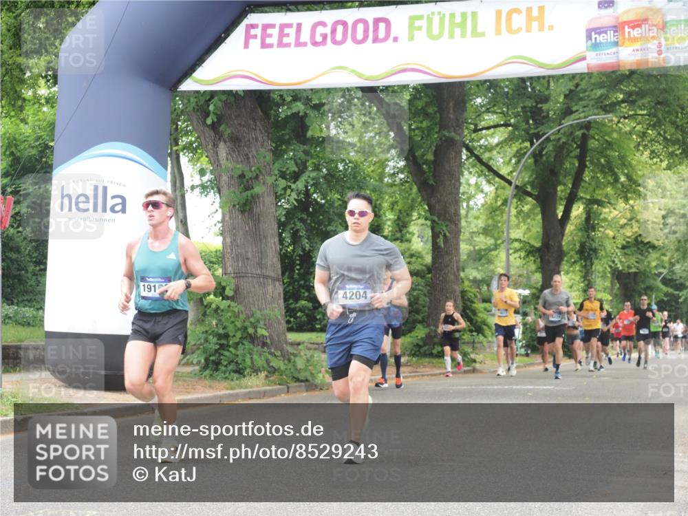 29.06.2025 - hella hamburg halbmarathon KatJ http://msf.ph/oto/8529243 29.06.2025 10:56:27 Zwischen KM18-KM19 1032, 3091, 4204, 8614 meine-sportfotos.de