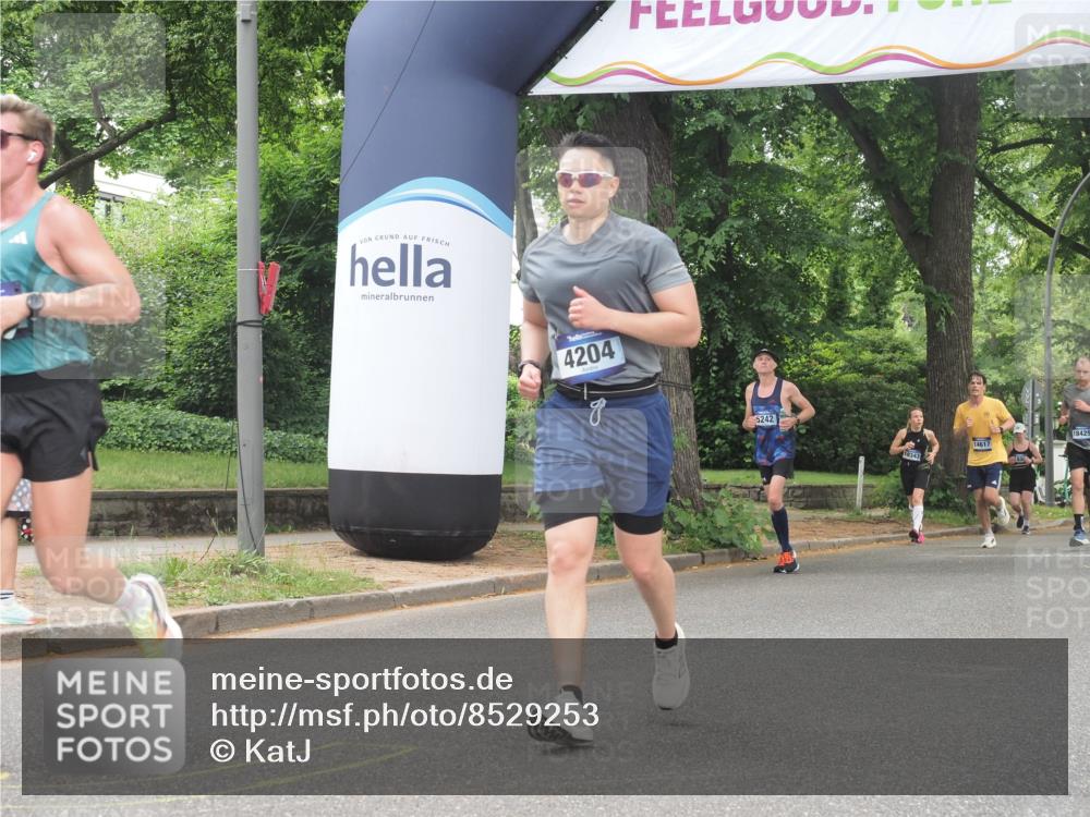 29.06.2025 - hella hamburg halbmarathon KatJ http://msf.ph/oto/8529253 29.06.2025 10:56:28 Zwischen KM18-KM19 1032, 3091, 4204, 8614 meine-sportfotos.de