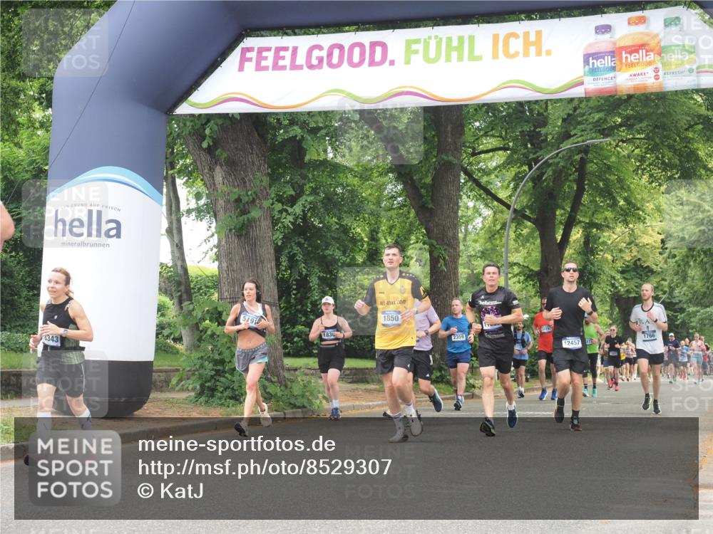 29.06.2025 - hella hamburg halbmarathon KatJ http://msf.ph/oto/8529307 29.06.2025 10:56:33 Zwischen KM18-KM19 1032, 1850, 4204, 5191, 5242 meine-sportfotos.de