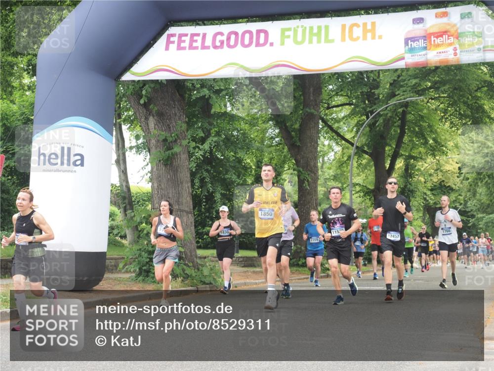 29.06.2025 - hella hamburg halbmarathon KatJ http://msf.ph/oto/8529311 29.06.2025 10:56:34 Zwischen KM18-KM19 1032, 1850, 5191, 5242 meine-sportfotos.de
